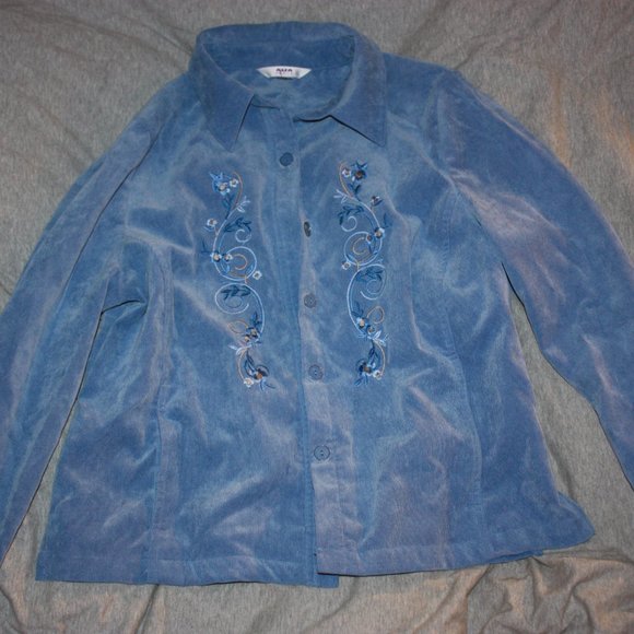 Blue, embroidery button down - Picture 2 of 4